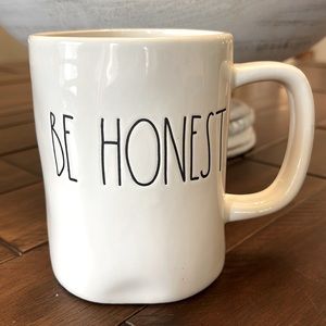 New Without Tags Rae Dunn White Ceramic Coffee Mug “BE HONEST” Cute Gift Idea
